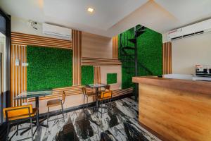 Zona d'estar a Tree Homestay Mitra RedDoorz