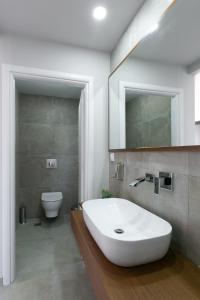 Ванна кімната в The Euphoria Club Luxury Villas