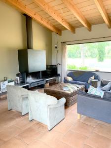 Posedenie v ubytovaní 4 bedrooms villa with private pool enclosed garden and wifi at Camallera