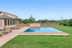 The swimming pool at or close to Sa Xorca
