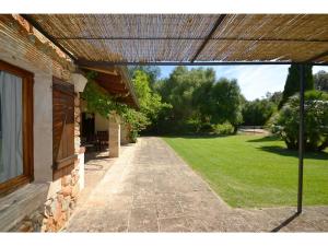Vonkajšia záhrada v ubytovaní Villa in Buger near Alcudia Bay Beaches
