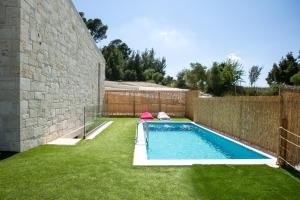 Басейн в The Euphoria Club Luxury Villas або поблизу