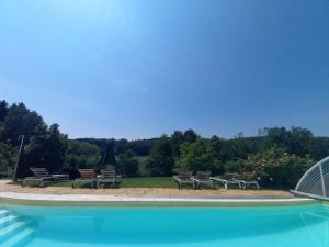 Piscina de la sau aproape de Sonnenhaus Grandl