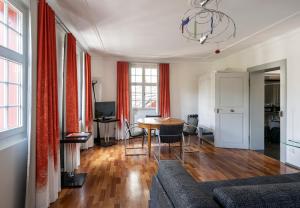 TV a/nebo společenská místnost v ubytování Hotel Hofgarten Luzern