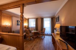 Telewizja i/lub zestaw kina domowego w obiekcie Hotel Hochfilzer