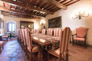Posedenie v ubytovaní Villa privata con piscina firenze chianti