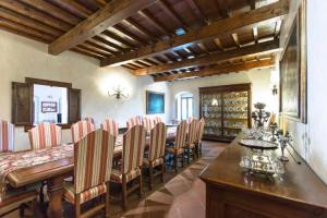 Posedenie v ubytovaní Villa privata con piscina firenze chianti