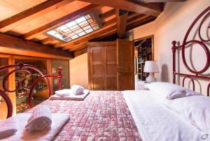 Posteľ alebo postele v izbe v ubytovaní Villa privata con piscina firenze chianti