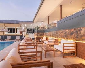 Swimmingpoolen hos eller tæt på Cara Hotels Trinidad