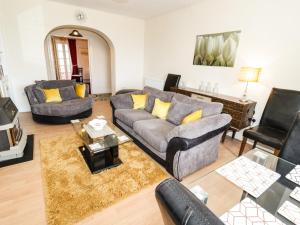 Fotografie z fotogalerie ubytování Llys Madoc, Basement Apartment v destinaci Penmaen-mawr