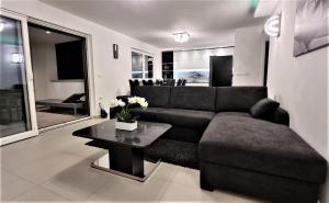 Posezení v ubytování BARTOL LUXURY APARTMENTS KRK Croatia, with own HOT TUB - WHIRLPOOL