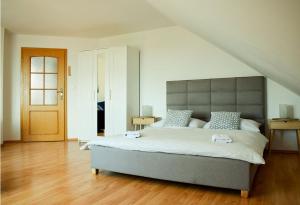 Кровать или кровати в номере Apartments Lakeview