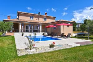 Πισίνα στο ή κοντά στο Villa Divsici 2105