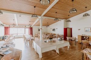 Veitingastaður eða matsölustaður á Narfastadir Guesthouse