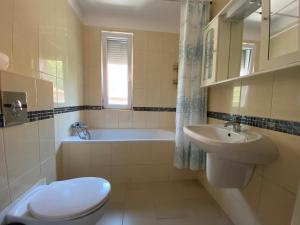 Kúpeľňa v ubytovaní Kohl Wellness Apartman