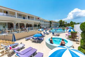 Piscina di Roseland Hotel o nelle vicinanze