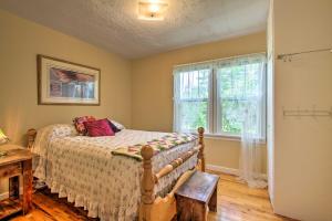 Ảnh trong thư viện ảnh của Rustic Hamilton Farmhouse Stunning Mtn Views ở Hamilton