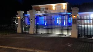 Gallery image of VILLA DES CHENES-Adult only in Saint-Doulchard