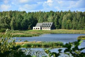 Afbeelding uit fotogalerij van The Lake House "Ausatas" in Dobele