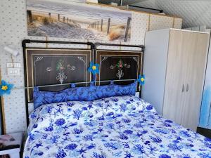 A bed or beds in a room at Agriturismo Glamping Erbe Matte