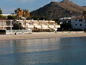 Foto dalla galleria di Apt playa de Muro ca n Ines - 1ª linea de playa a Port d'Alcudia