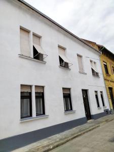 Budova, kde se vila nachází