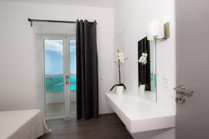 Ένα μπάνιο στο Aestas Apartments