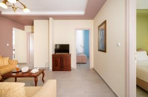 A television and/or entertainment centre at Villa Pines