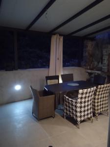 Posedenie v ubytovaní Apartmani Ilena