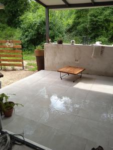 Patio alebo iná vonkajšia časť ubytovania Apartmani Ilena