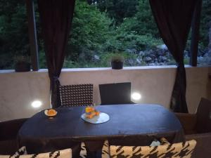 Balkón alebo terasa v ubytovaní Apartmani Ilena