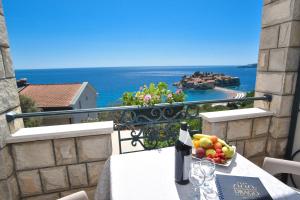 Afbeelding uit fotogalerij van Apartments and Rooms Drago in Sveti Stefan