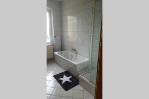 Koupelna v ubytování Monteurwohnung bei Nina