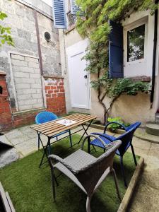 Zahrada ubytování Maison rénovée proximité de paris 20eme