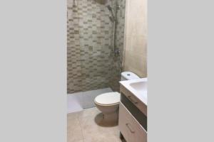 Kúpeľňa v ubytovaní Torrevieja : Appart 1st floor with pool view