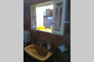 A bathroom at Paradise edge near the sea
