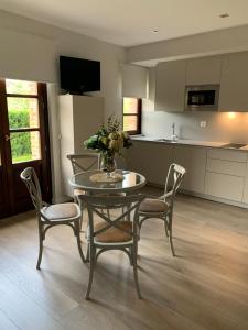 Afbeelding uit fotogalerij van Apartamentos Andrin in Andrín