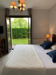 Afbeelding uit fotogalerij van Apartamentos Andrin in Andrín