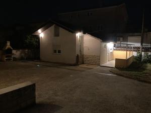 Budynek, w którym mieści się apartament