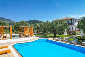 Bazén v ubytování Nefeli Fresh Hotel by Del Mare nebo v jeho okolí