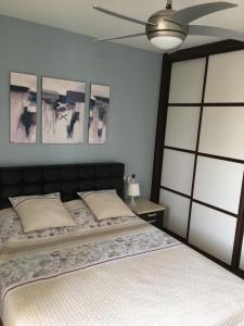 Ένα ή περισσότερα κρεβάτια σε δωμάτιο στο Beatriz del Mar - Apartamento con aire acondicionado +45 φωτογραφίες