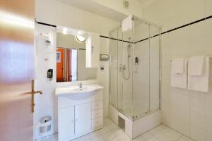 Ένα μπάνιο στο Garten- und Kunsthotel Gabriel City