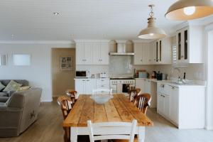 Η κουζίνα ή μικρή κουζίνα στο Atlantic 4 shore