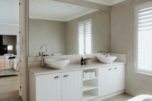 Ένα μπάνιο στο Atlantic 4 shore