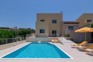 Πισίνα στο ή κοντά στο Yanni's Villas