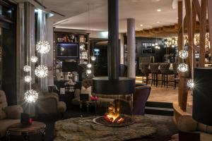 Lounge oder Bar in der Unterkunft BLOCK Hotel & Living