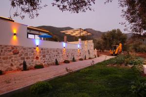 Kép Tarhan 2 - 1 Bedroom with 2 jacuzzi in Kalkan szállásáról Çavdır városában a galériában