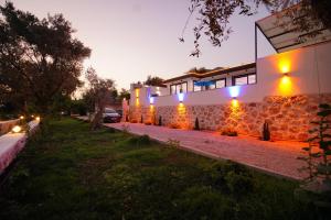 Kép Tarhan 2 - 1 Bedroom with 2 jacuzzi in Kalkan szállásáról Çavdır városában a galériában