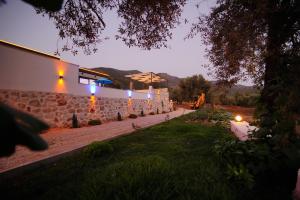 Kép Tarhan 2 - 1 Bedroom with 2 jacuzzi in Kalkan szállásáról Çavdır városában a galériában