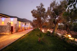 Kép Tarhan 2 - 1 Bedroom with 2 jacuzzi in Kalkan szállásáról Çavdır városában a galériában